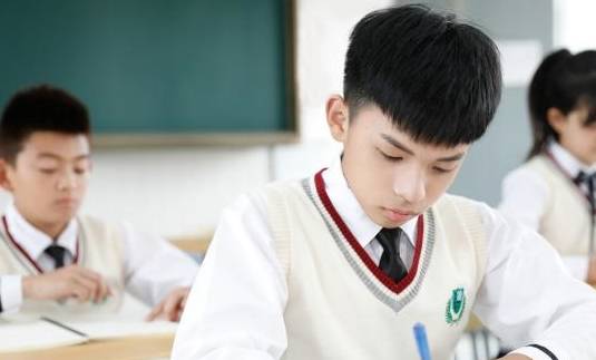 男童|7岁男童身高145，儿科专家提醒：这4个习惯，许多家长可以学习
