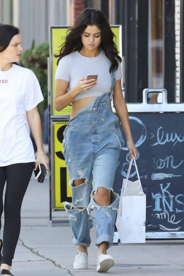 青春 怪不得女人都不穿阔腿裤了，今年流行的“初恋裤”，遮肉又减龄！