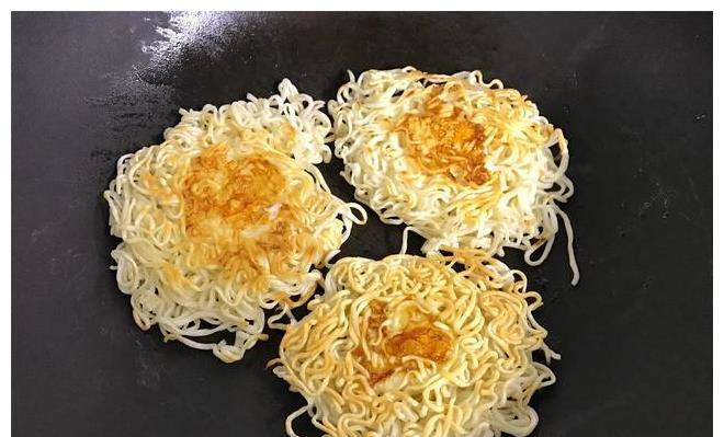 煎饼|孩子最近早餐就迷它,三天两头要吃,又香又解馋,10分钟出锅