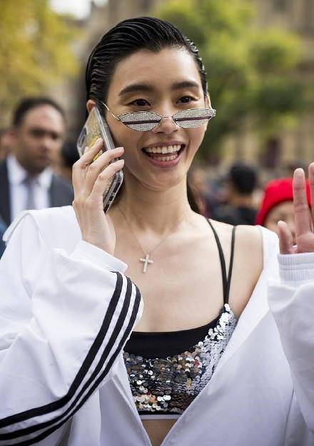 差距都梳大背头，刘雯和奚梦瑶一个气质一个油腻，网友：差距一目了然