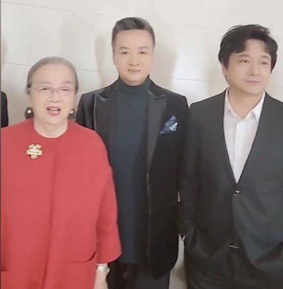 阎维文 星光大道总决赛后台曝光，阎维文杨洪基显年轻，于文华红唇好迷人
