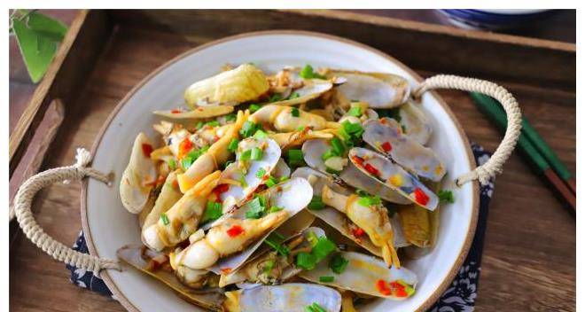 生蚝做法清蒸几分钟好吃 f1d33c62889a4de7a5d6ee9e25f05484.jpeg