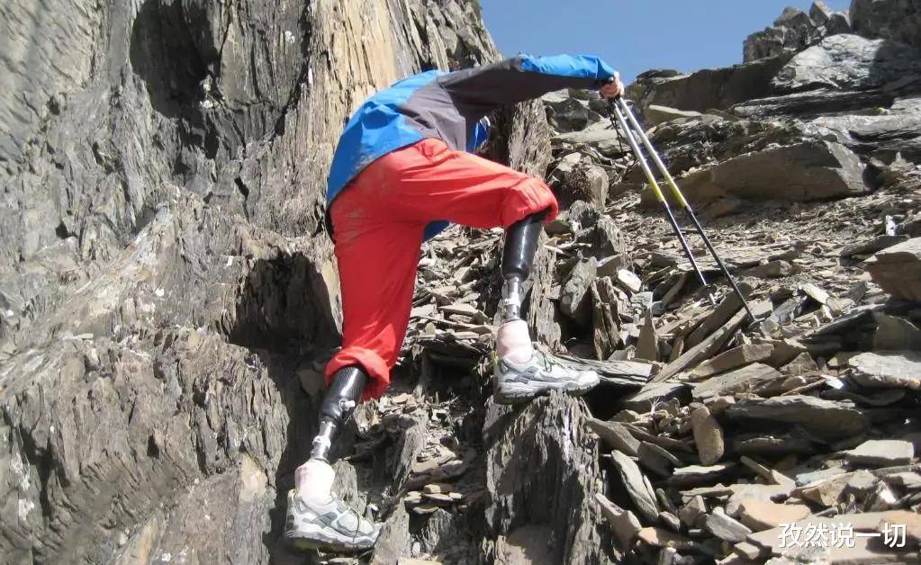 吴京|成龙演过他，吴京推荐他，胡歌为他献声配音，这位大爷凭什么？