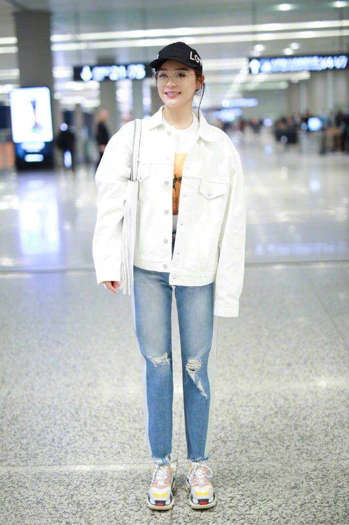 显得袁姗姗变脸认不出，整个人感觉老了，原来还挺清纯漂亮的！