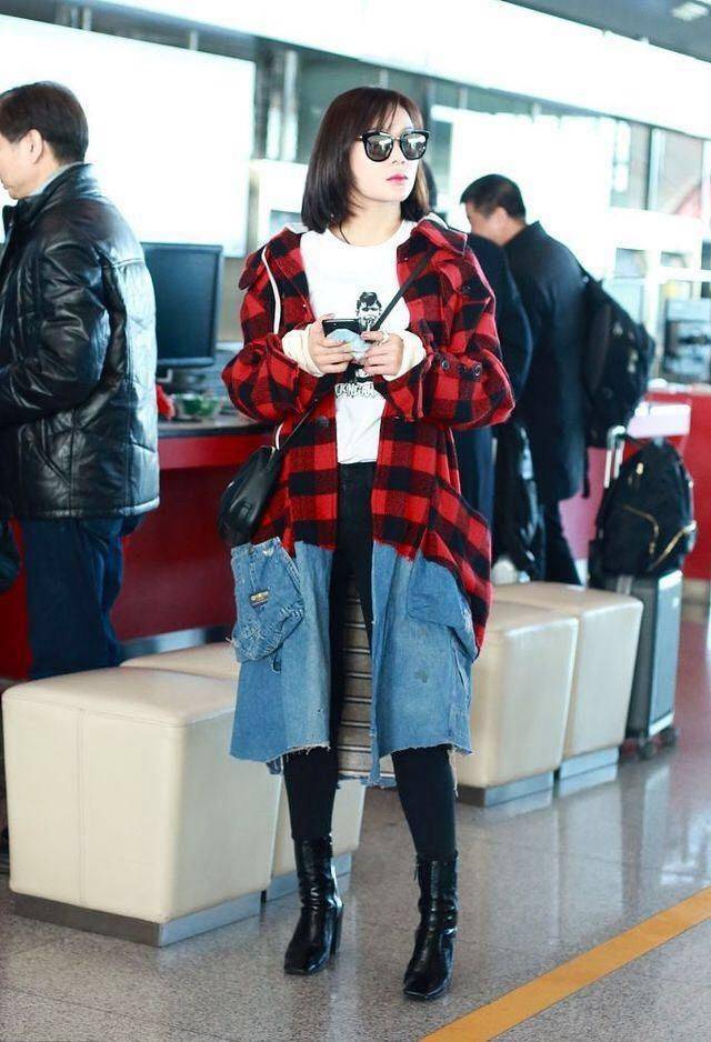 显得袁姗姗变脸认不出，整个人感觉老了，原来还挺清纯漂亮的！