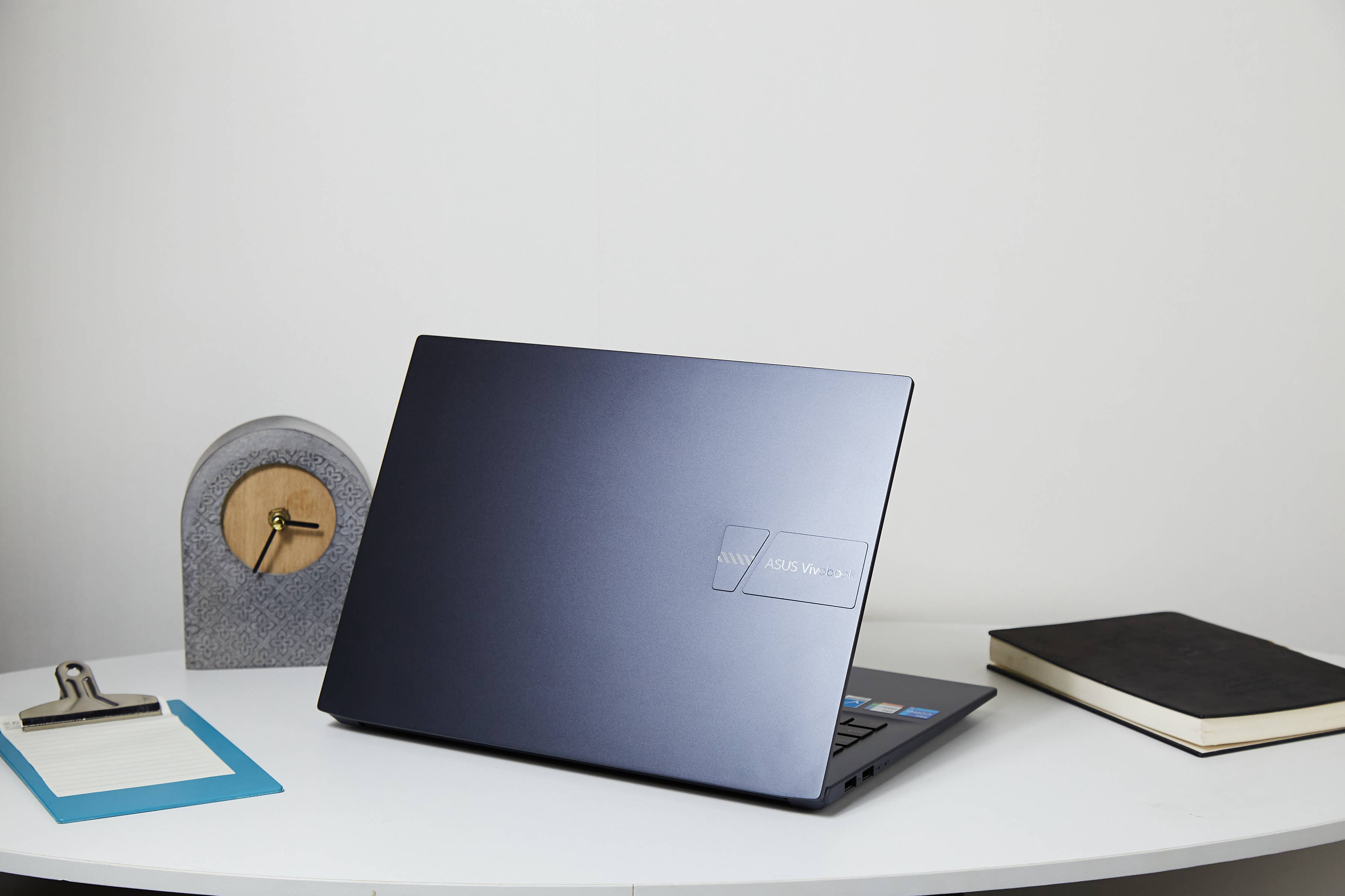 华硕无畏pro14一周体验:屏幕,性能体验太香_笔记本_雷电_接口