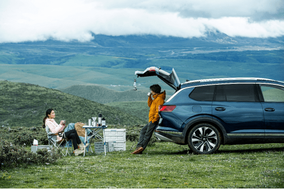 100万以下最大suv揽境遇到汉兰达 两车实力大pk 乐惠车