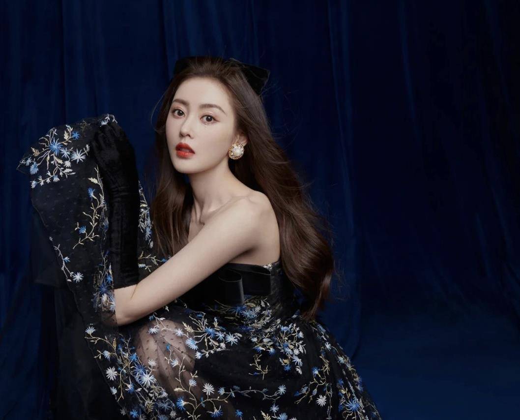 啥也不说了,真的是被张天爱的颜值惊艳到了_女明星_五官_身材