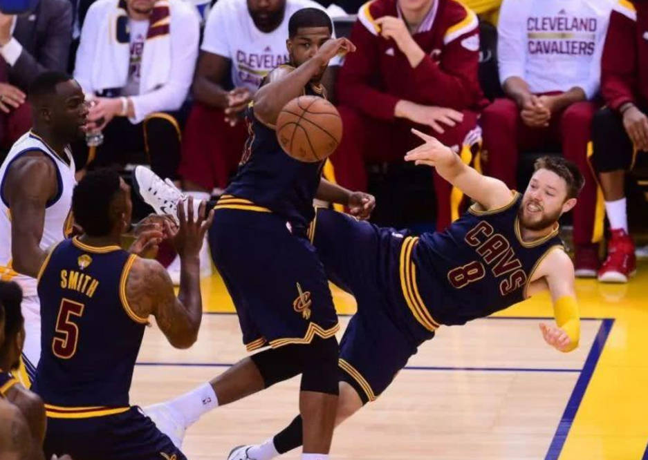 詹姆斯伤病合集 8fb9b4a859d240258124049676eacd05.jpeg