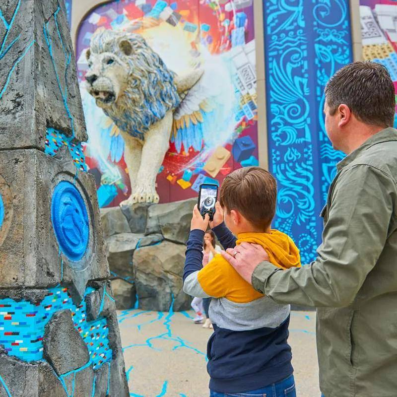 玩具大王落地上海,加速主题公园洗牌_乐园_全球_积木