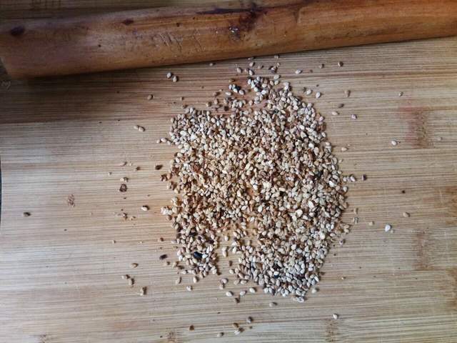 做法|教你在家自己制作大辣皮,做法简单,吃起来香辣美味