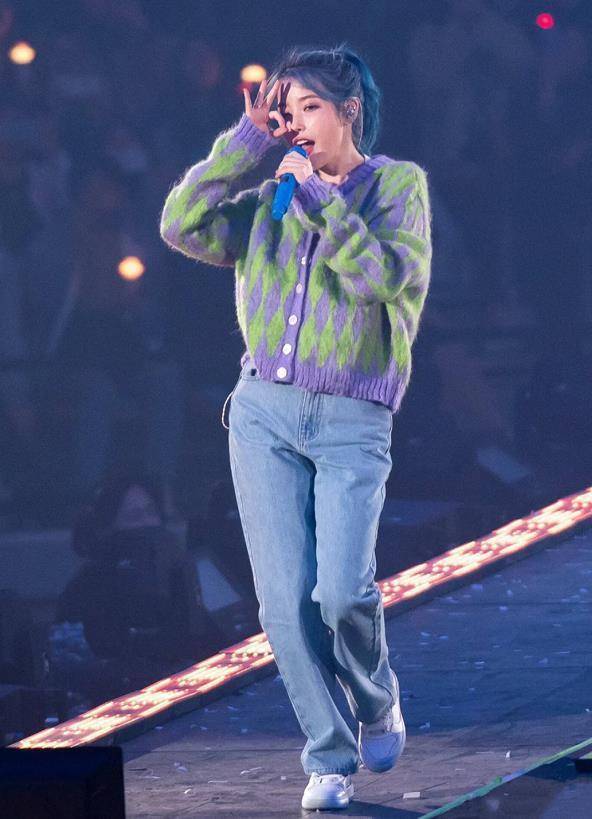 设计 大衣已经失宠，今年流行的外套长这样