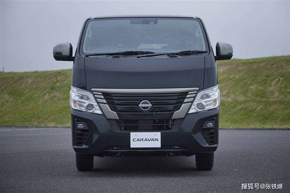 不过日产的佳奔如今还依然是保持着平头式的设计,近日,日产佳奔最新改