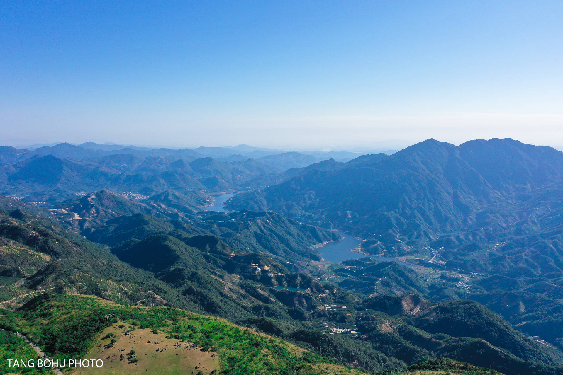 潮州鳳凰山天池,海拔1325米,這裡景色優美,讓人流連忘返