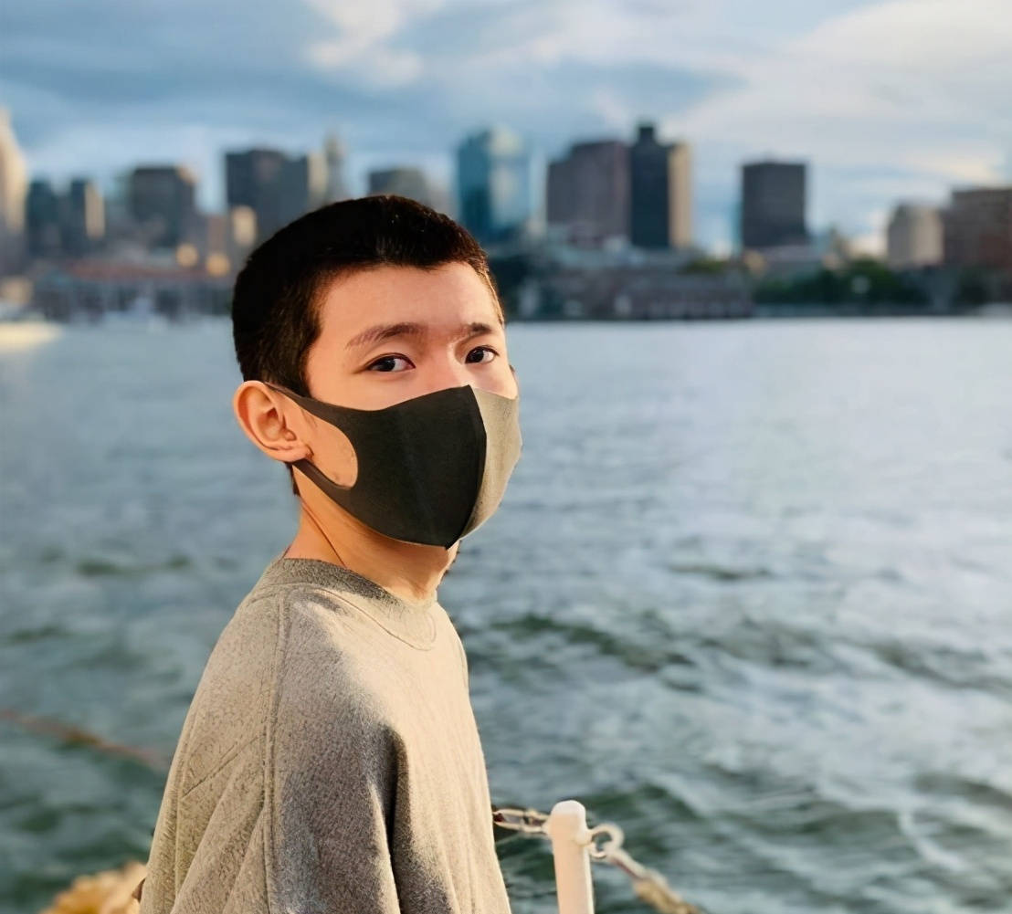 发型有一种整容叫剃寸头,肖战陈伟霆内娱颜值天花板,王源则直接长大