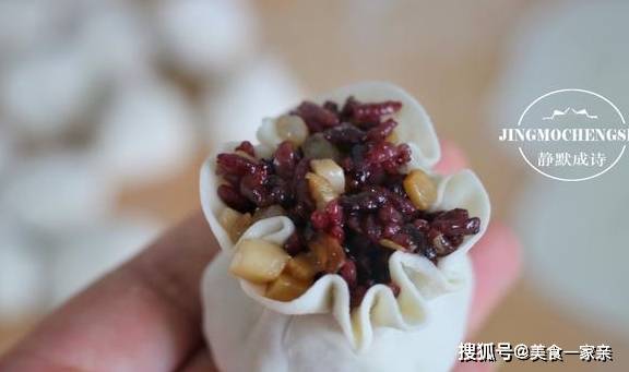 包子|除了包饺子，饺子皮还有更好的吃法，三两下蒸一锅，孩子早餐最爱