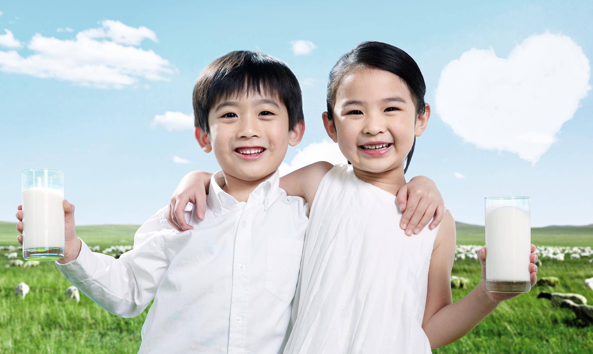 成宝|4种“假牛奶”已被列入黑名单,有些父母却当成宝,整箱往家搬