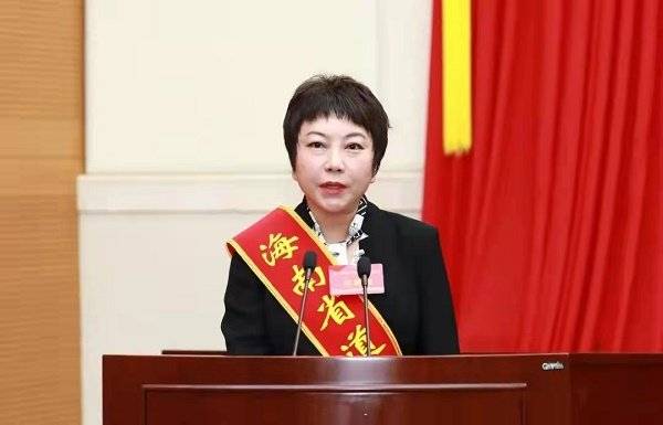 徐咏梅发言(许国慧 摄)