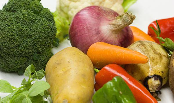 降低|40岁后，身上满足4个特点的人，可能会招慢阻肺“惦记”