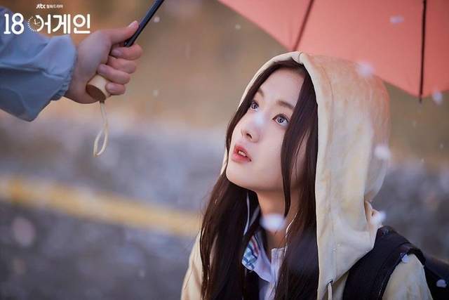 那年我们卢正义金发美貌太绝9岁就出道从小美到大