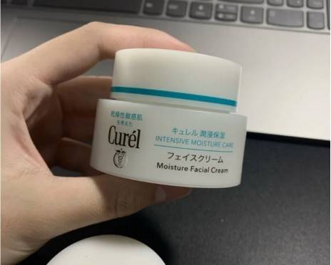 水精华孕妇护肤品红黑榜公开！这几款连医生都避之不及，你居然还成箱囤