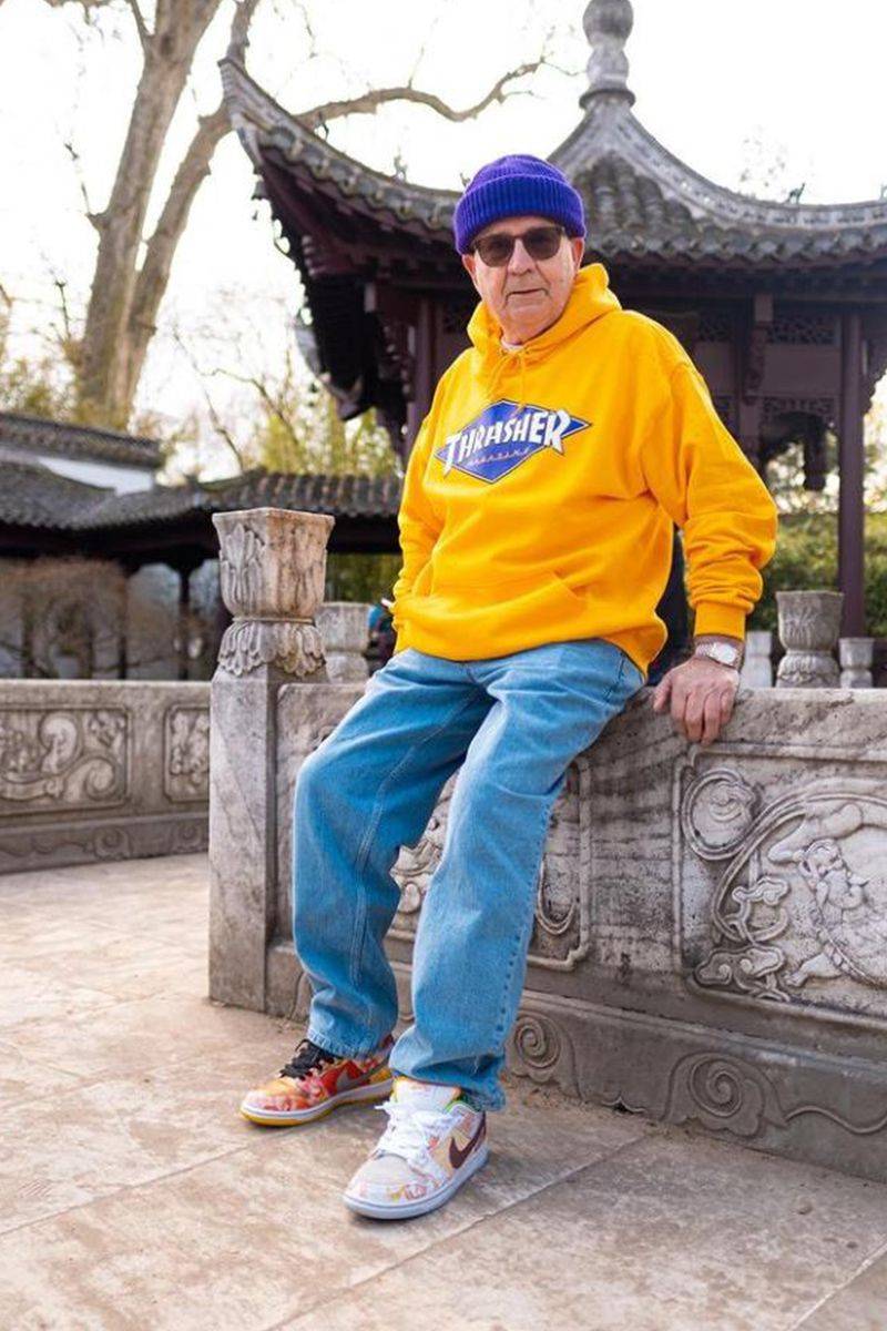 色彩 中年男士,不要局限于黑白灰!这位75岁的大爷,教你穿出活力潮流