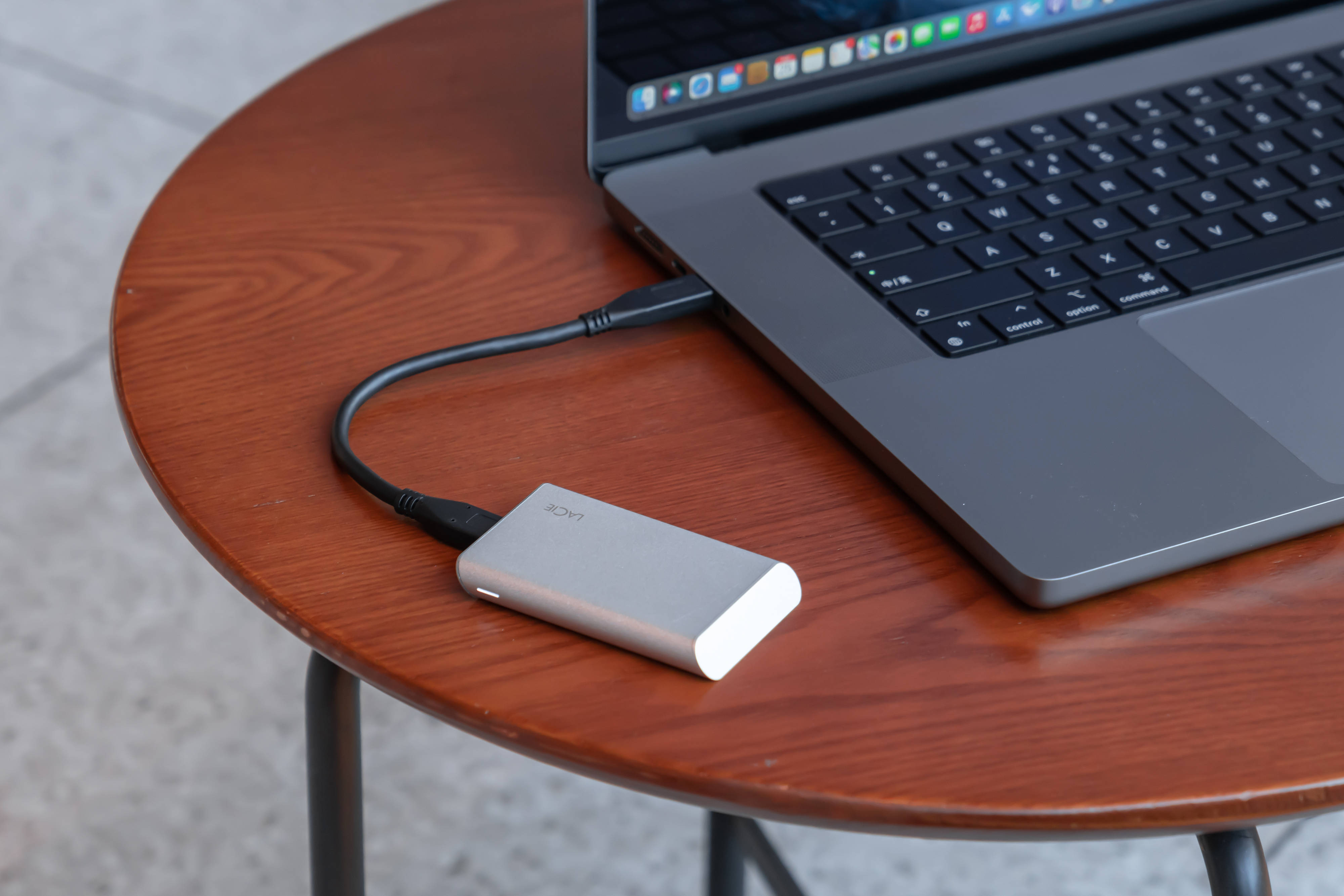 MacBook Pro 2021 有哪些好看实用的软件和配件，我来告诉你