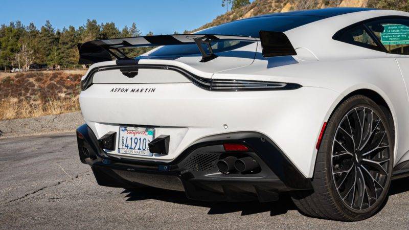 2022年阿斯顿马丁 vantage f1 版评测:一个伟大的新方向_one-_汽车