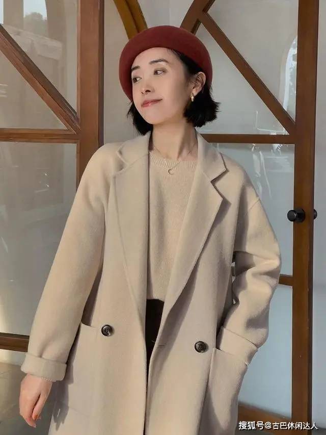 设计 柔美女人穿什么衣服？3招大衣搭配思路，尽显成熟女人味