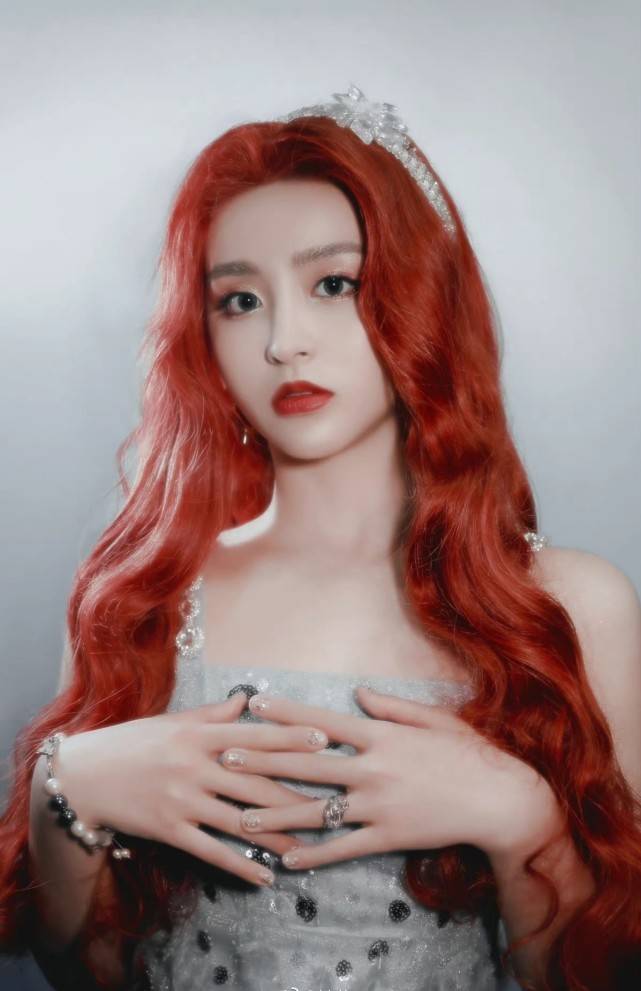 内地|金子涵加入乐华新女团，公式照被吐槽无美工，造型身材管理引争议