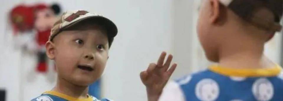 治疗|6岁上春晚8岁去世，父母的“摇钱树”，邓鸣贺的悲剧该由谁买单？