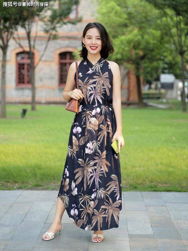 身材 初夏新穿法：凉鞋+裙子，清爽时髦又洋气，拯救你的不会穿