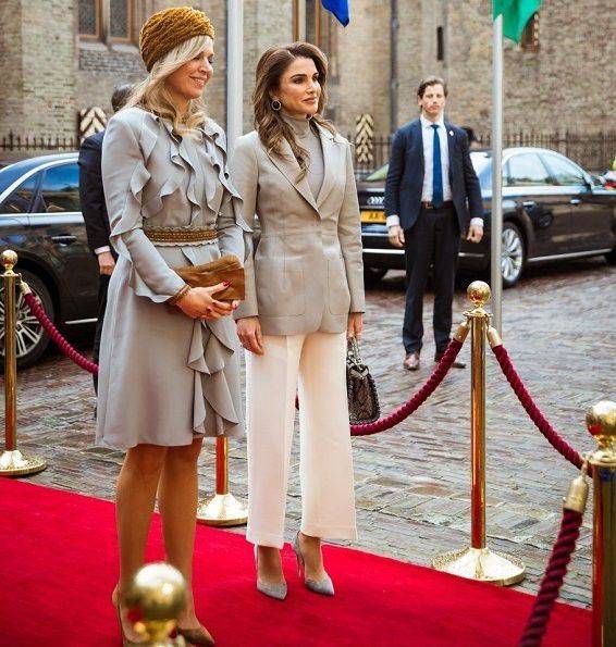 黑色 拉尼娅的其他造型分析