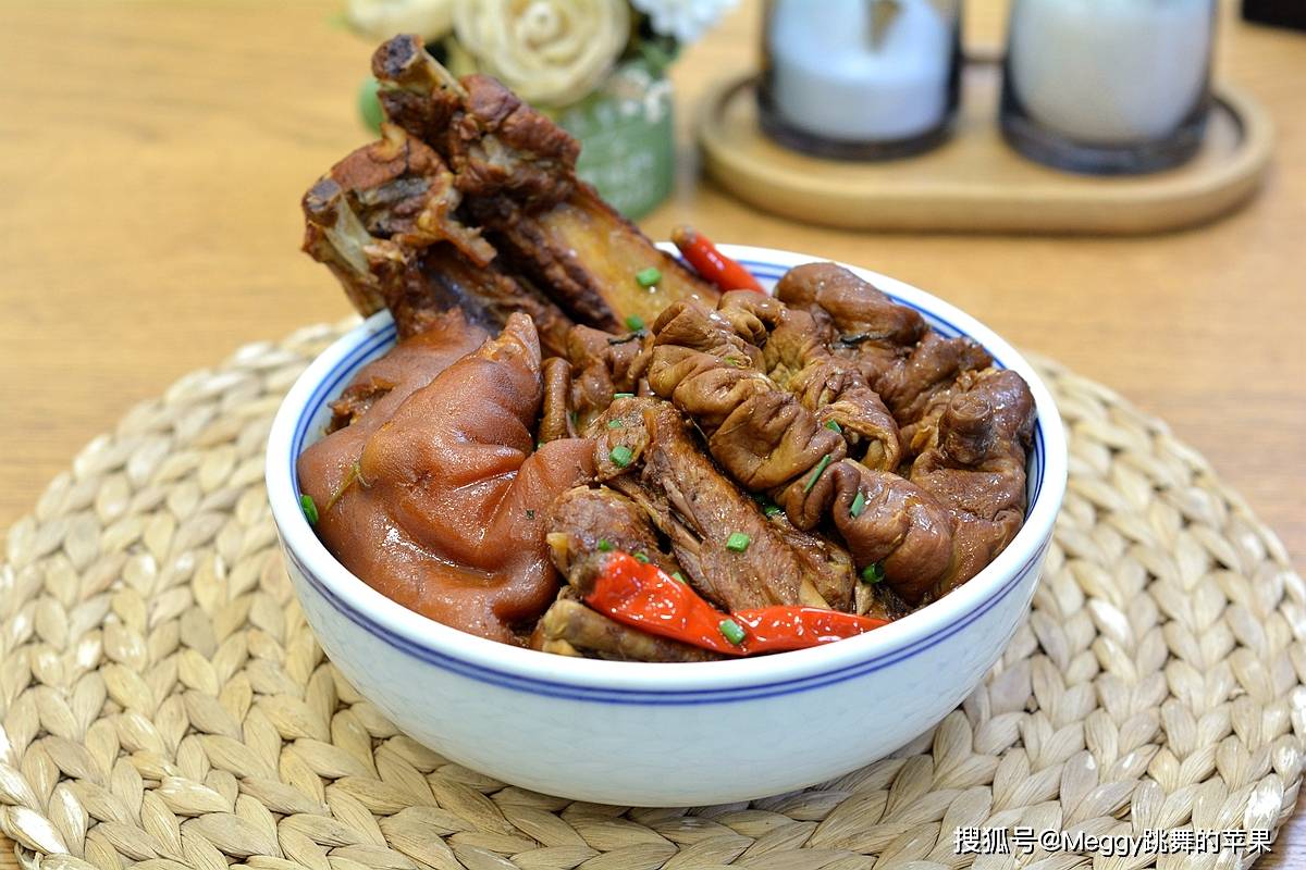 电饭煲|这锅卤味太香了，1小时出锅，让人馋得流口水，自己做经济实惠