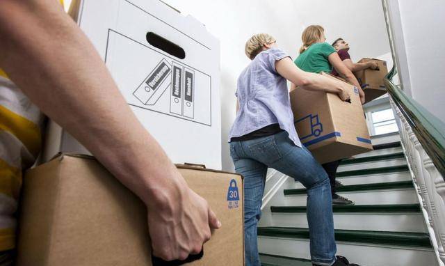 因为|爱酒者，若有“1黄、2臭”，可能是肝脏已受损，劝你早查肝CT