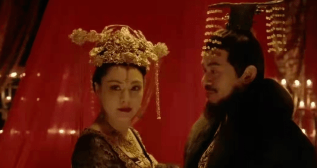 美貌 40岁阿娇也老了！新剧穿皮草变最胖妲己美貌打折，大妈身材太抢眼