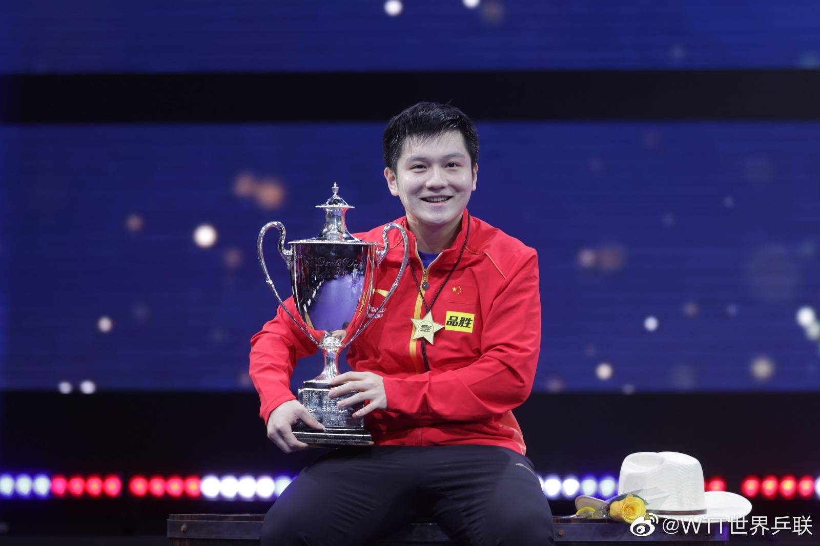 局點(diǎn)|韓國(guó)男乒團(tuán)滅！樊振東強(qiáng)勢(shì)橫掃韓國(guó)一哥，晉級(jí)世界杯4強(qiáng)，連續(xù)沖冠