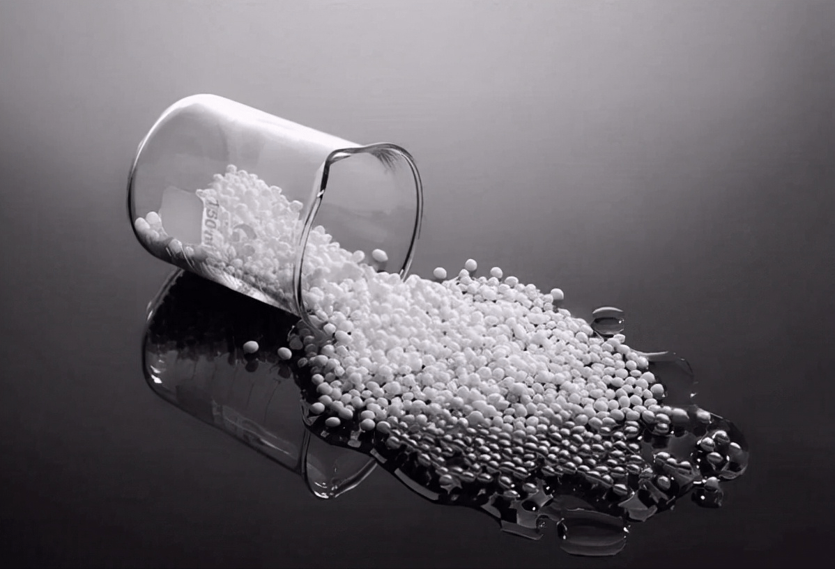 而张全兴教授带领团队研发聚乳酸合成材料作为一种生物基材料,不仅