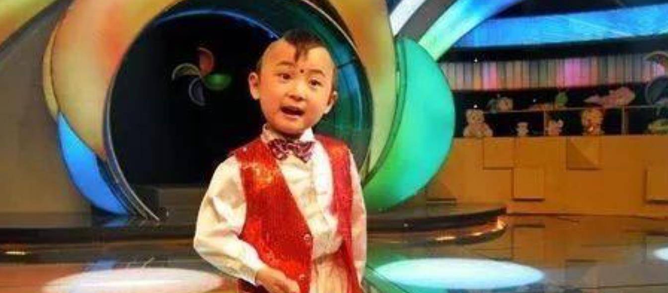 治疗|6岁上春晚8岁去世，父母的“摇钱树”，邓鸣贺的悲剧该由谁买单？