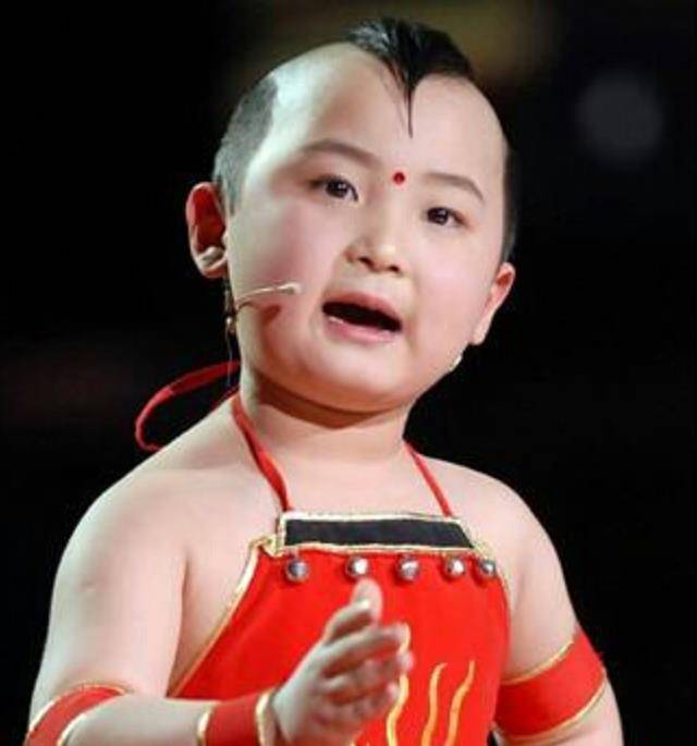 治疗|6岁上春晚8岁去世，父母的“摇钱树”，邓鸣贺的悲剧该由谁买单？