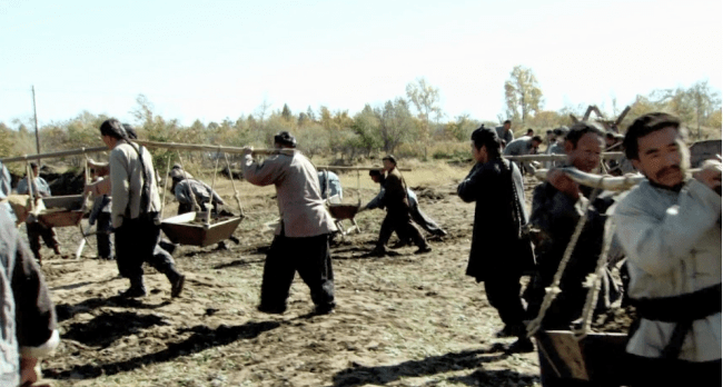 当年山东人闯关东为何不去更富裕的南方,而选择关外那严寒之地?