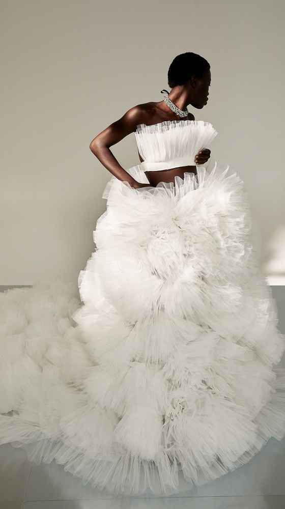 原创infullbloom德国婚纱kaviargauche全新系列让婚服不只梦幻且充满