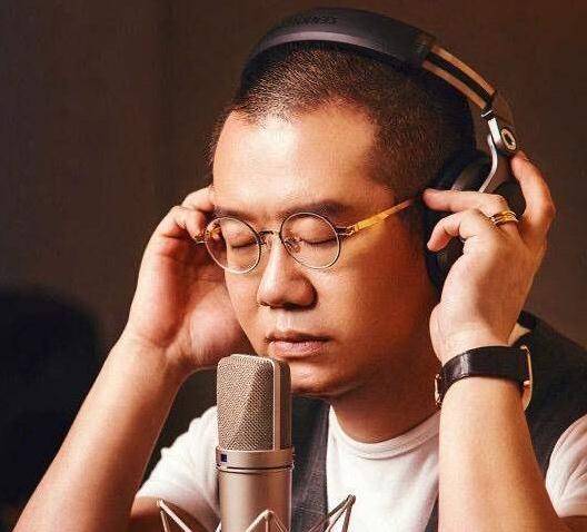 骰子|从“情感专家”,到专职带货,涂磊是如何自毁前程的?