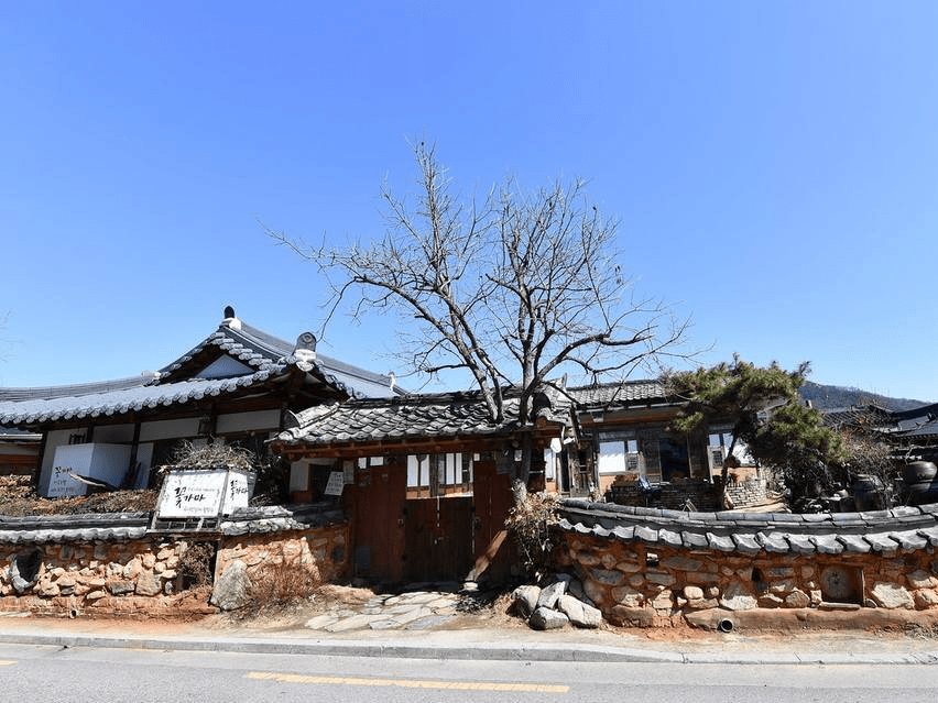 隐于瞬息万变现代都市中的韩国全州韩屋村