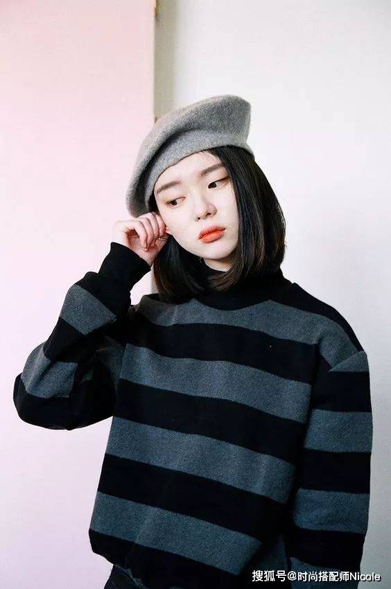 Nicole显脸小、头包脸、变时髦,拥有这款“帽子”,就能时髦整个冬天