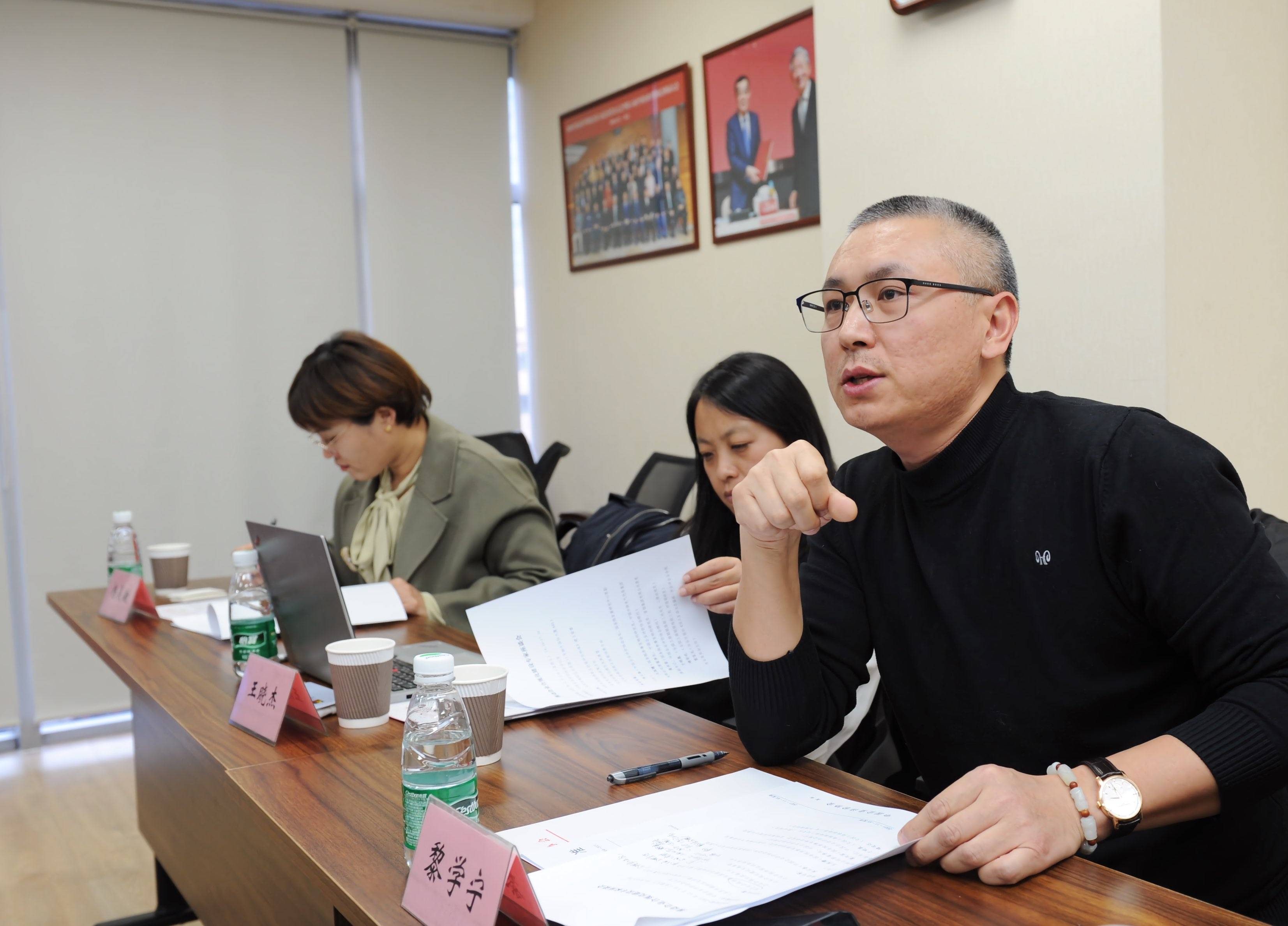 中国民营科技实业家协会法律工作委员会常务副主任闫嘉