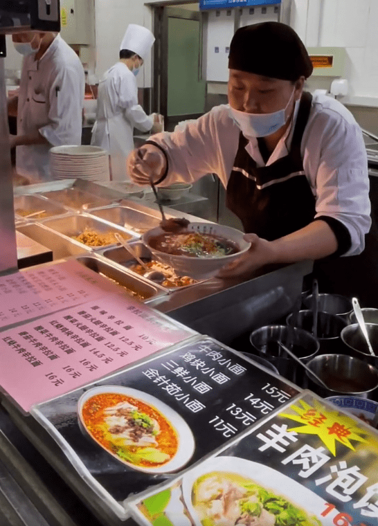 原创为什么要考名校985大学食堂照刷屏揭露了努力学习的真相