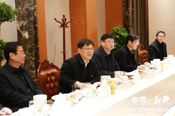 新野县组织举办第二期政企"畅聊早餐会"_企业_发展_赵红亮