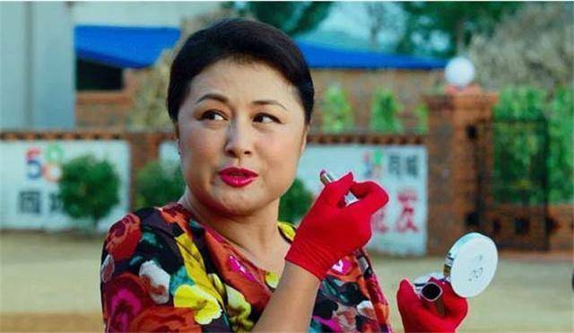 于月仙撞上骆驼发生车祸离世,赵本山宋小宝悼念不及时被导演痛骂_小