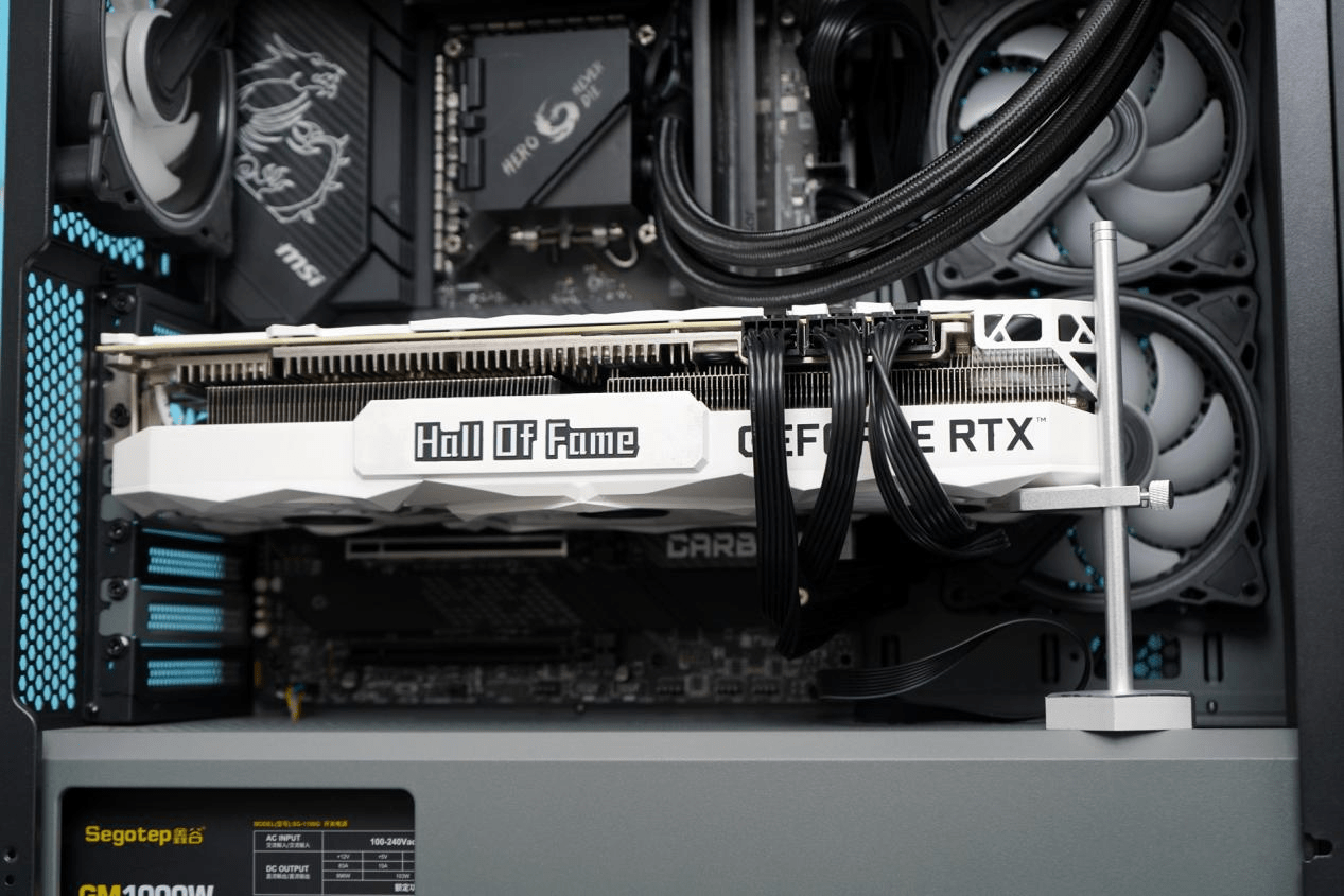 影驰|12代酷睿旗舰平台装机体验：由俭入奢，钱包怕是管不住！